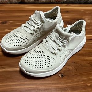 Women’s Croc tennis shoes